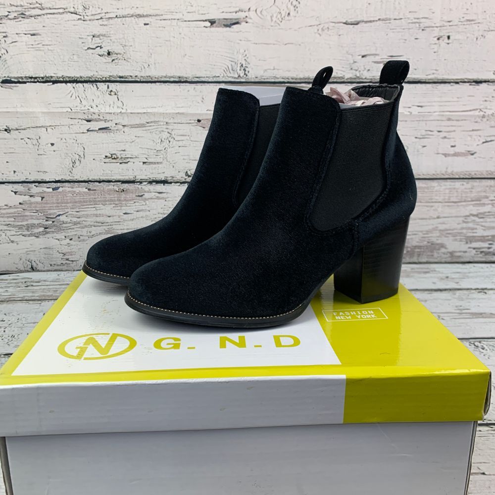 G.N.D. Black Suede Chelsea‎ Ankle Boots Block Heel Classic Booties [Size 6]